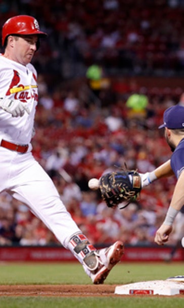 Hosmer homers, bullpen shines, Padres beat Cardinals 4-2
